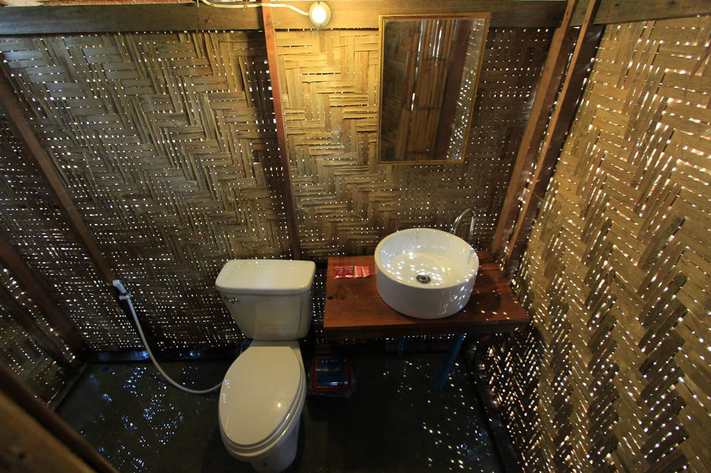 Chalee Tropicana Bungalow Koh Phayam Exterior photo