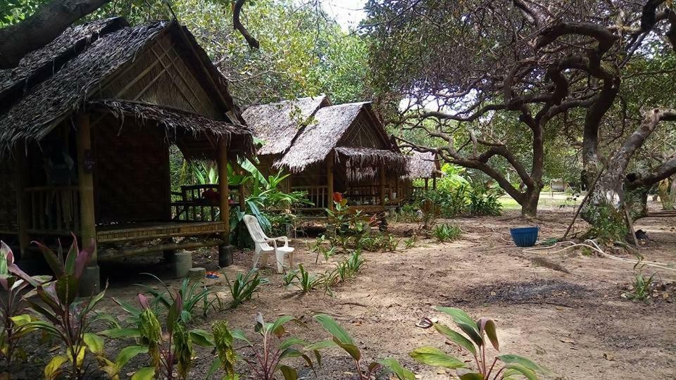 Chalee Tropicana Bungalow Koh Phayam Exterior photo